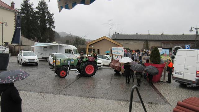 Foire des andouilles et messe sante 076