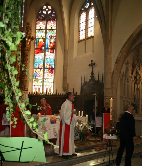 Pere Eveque Messe pentecote 031 (Small)