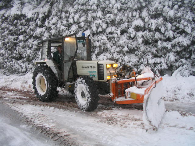 Neigedimanche 2006 006 Les déneigeurs ont connu une semaine intense. Merci à eux