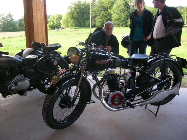 Marche Motos anciennes 024