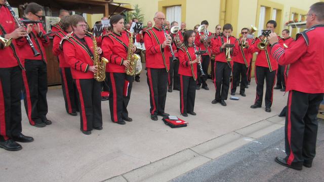 Marche d ete ouverture patois musique 2015 004