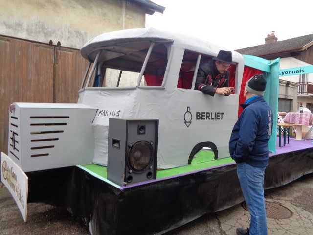 Defile Foire aux andouilles (21) (Small)