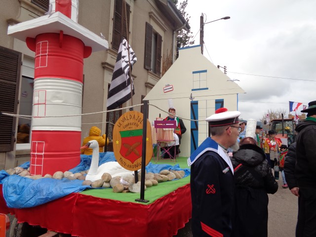 Defile Foire aux andouilles (41) (Small)