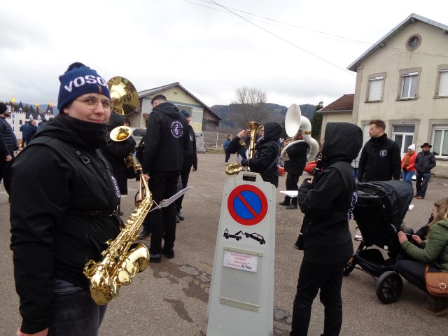 Defile Foire aux andouilles (45) (Small)