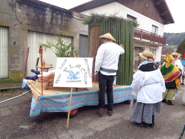 Defile Foire aux andouilles (60) (Small)