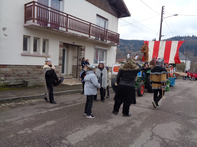 Defile Foire aux andouilles (62) (Small)