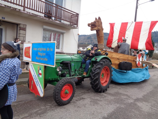 Defile Foire aux andouilles (63) (Small)