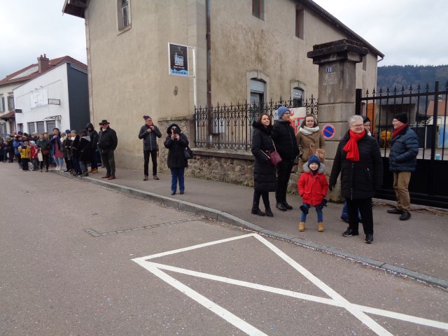 Defile Foire aux andouilles (92) (Small)