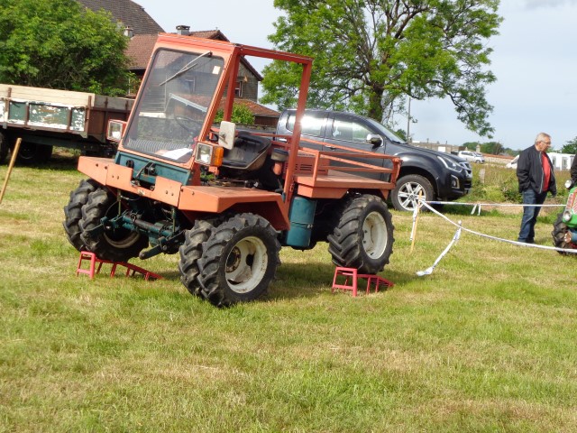 Materiel agricole dimanche matin (63) (Small)