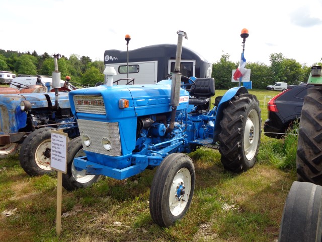 Materiel agricole dimanche matin (74) (Small)