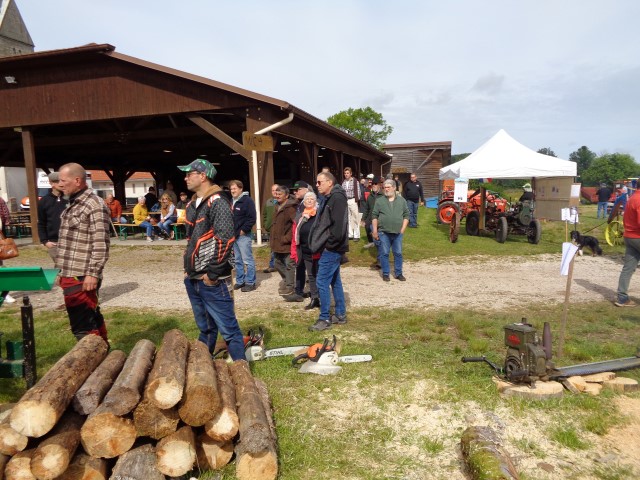 Materiel agricole dimanche matin (83) (Small)