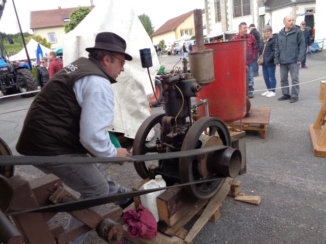 Materiel agricole dimanche matin (86) (Small)