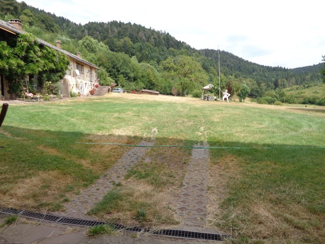 Hérival demeure un lieu à visiter, on y apprécie le côté artistique des propriétaires des lieux (6) (Small)