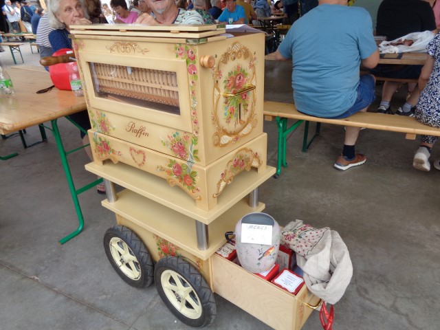 4 Vehicules ancien et orgues de Barbarie (29) (Small)