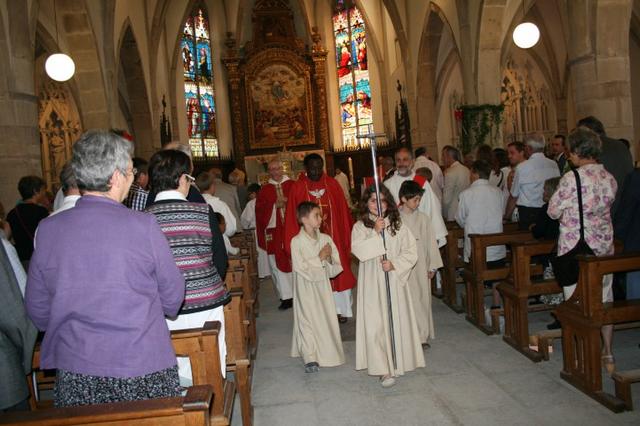 Pere Eveque Messe pentecote 040 (Small)