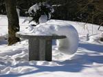 neige 28 fevrier 2005, une table de jardin